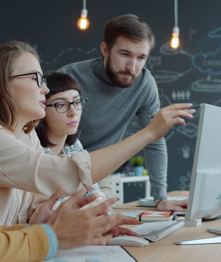 Capa do artigo: 5 Sinais de Que a Sua Empresa Precisa de um Sistema Interno Personalizado